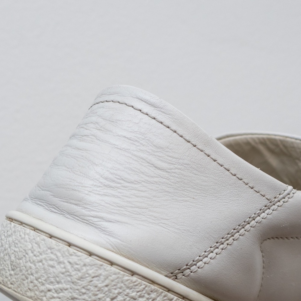 Gucci White Leather Low-Top Sneakers with Green and Red Web and Gold Bee - Picture 14 of 15